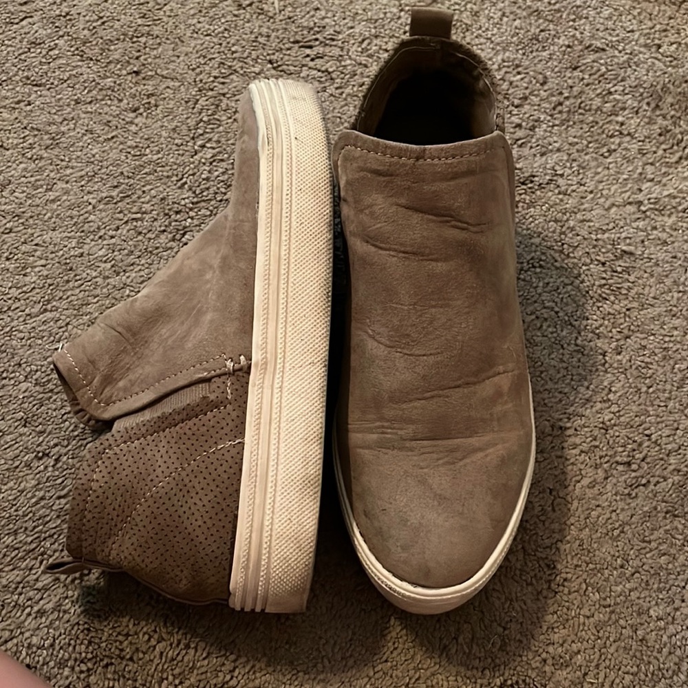 Slip on shoes platform
